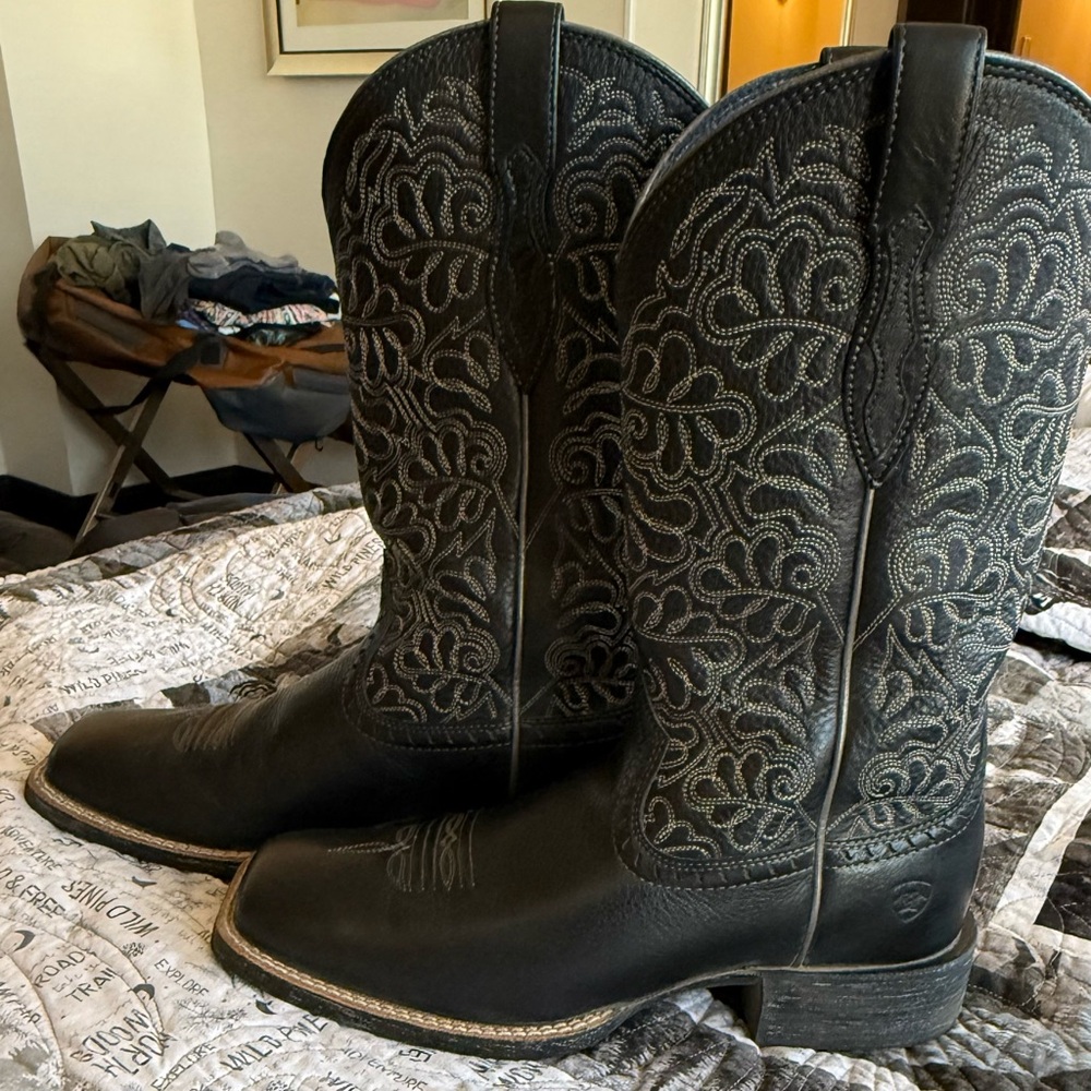 Women’s Ariat western boot